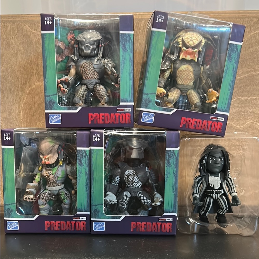Predator Collectible Action Figure Set - Multicolor